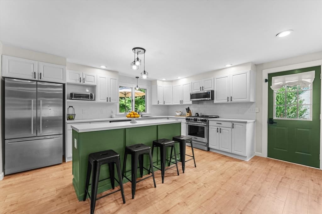 21 Fyrbeck Ave, Shrewsbury MA 01545 photo 4