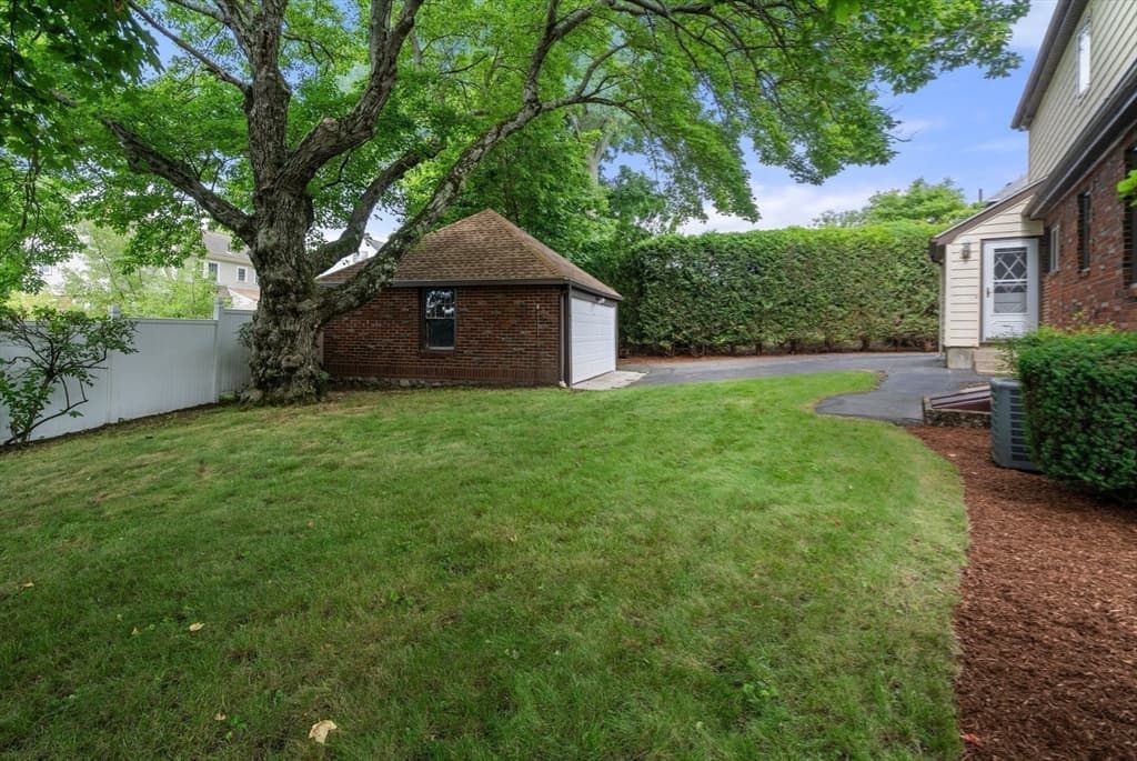 16 Douglas Road, Belmont MA 02478 photo 23