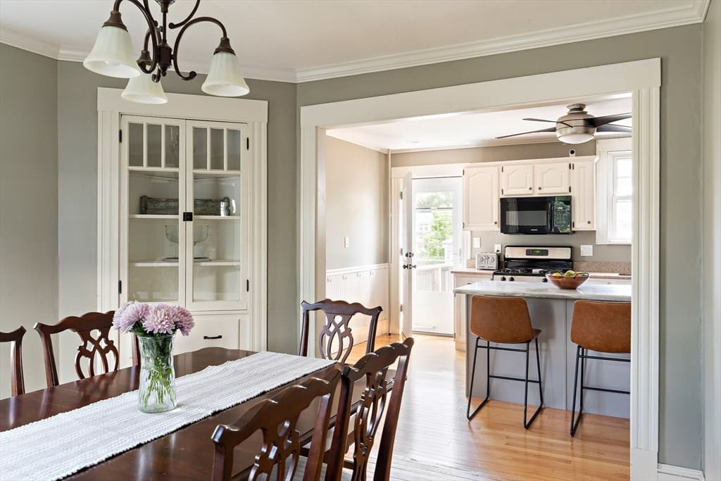 21 Trask St, Danvers MA 01923 photo 3