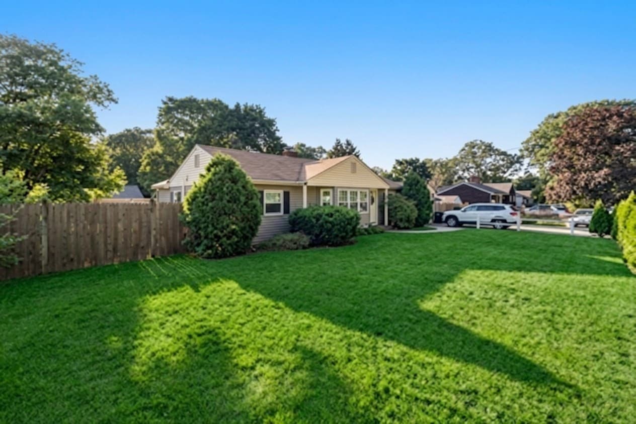 Single Family Residence at 314 Highland St, Hamilton MA 01982, Hamilton, photo 3 of 26
