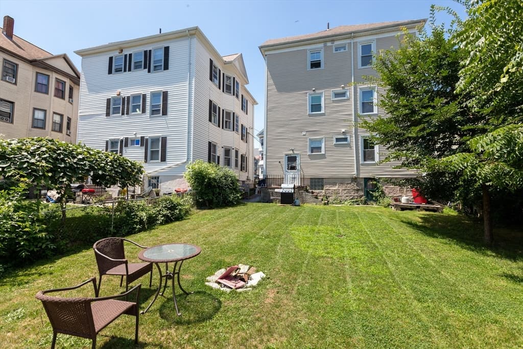 618 Summer St, New Bedford MA 02746 photo 3