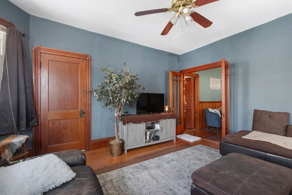 618 Summer St, New Bedford MA 02746 photo 8