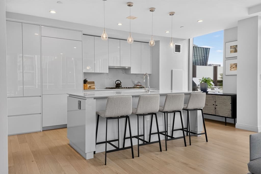 135 Seaport Blvd # 2007, Boston MA 02210 photo 2