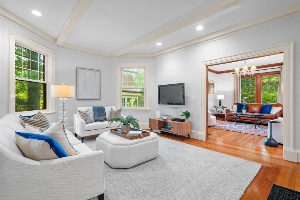 292 Clinton Rd, Brookline MA 02445 photo 9