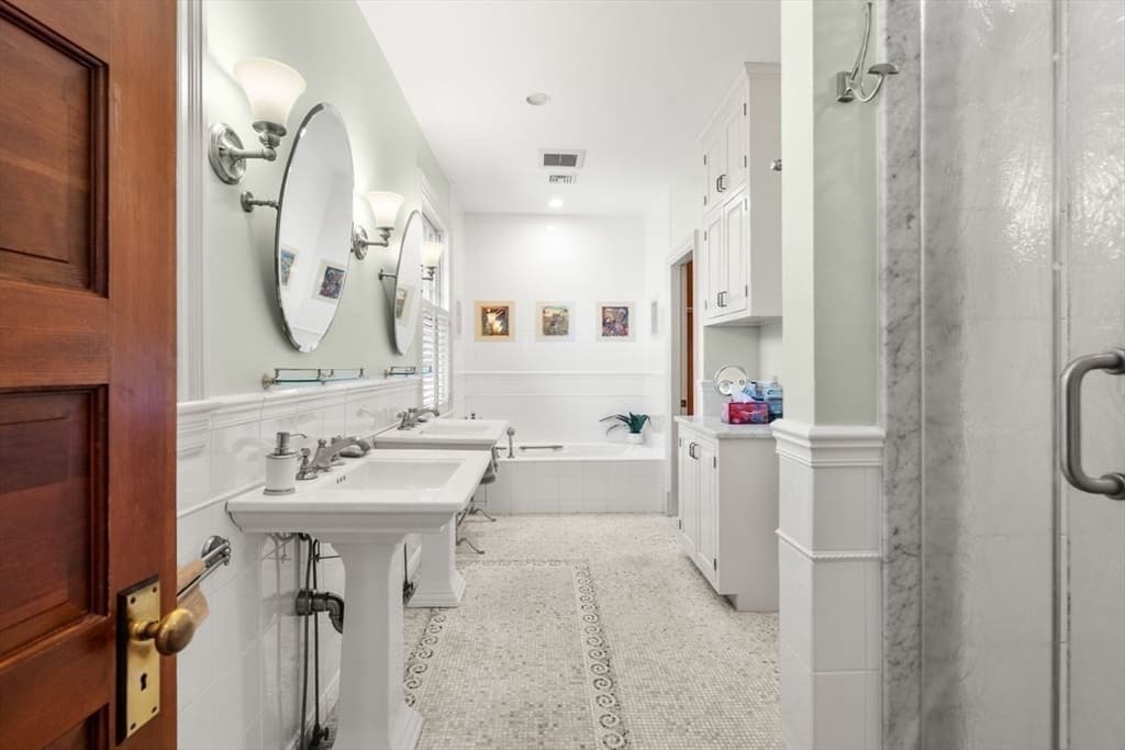 292 Clinton Rd, Brookline MA 02445 photo 19