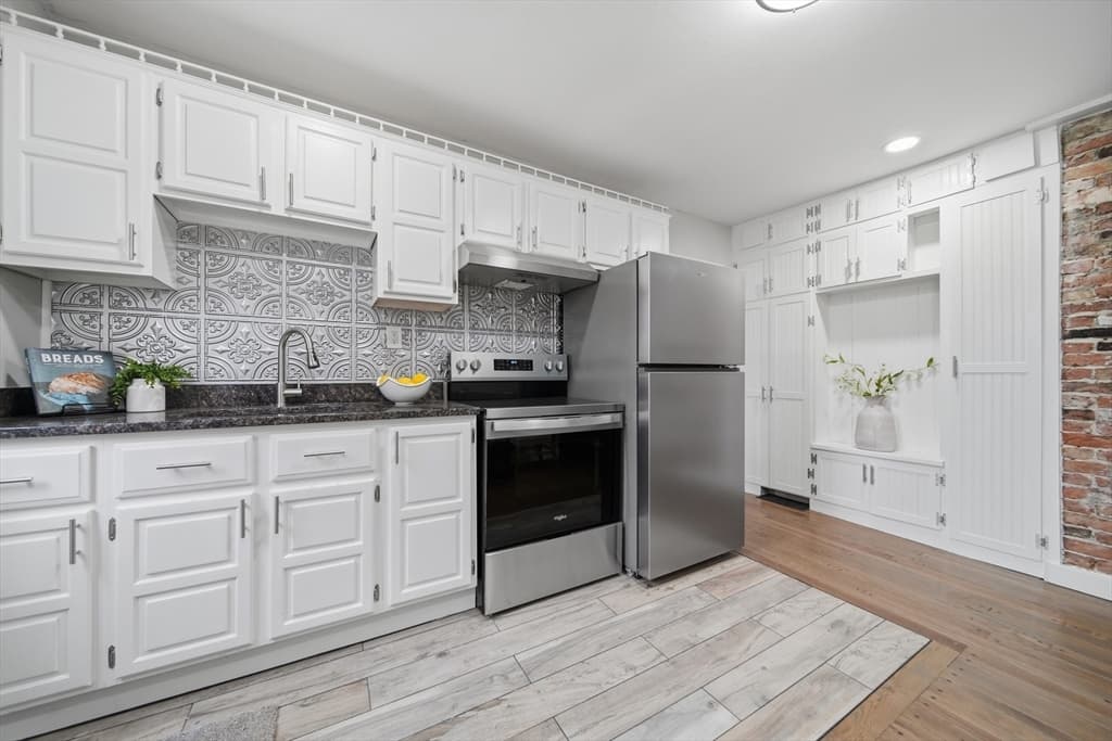 68 Pleasant St # 3, Newburyport MA 01950 photo 2