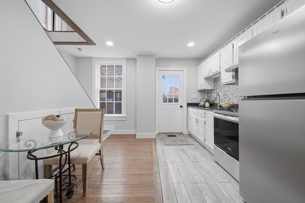 68 Pleasant St # 3, Newburyport MA 01950 photo 4