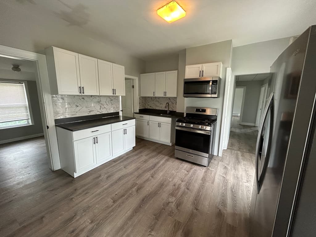 89 Mill St, Worcester MA 01603 photo 2