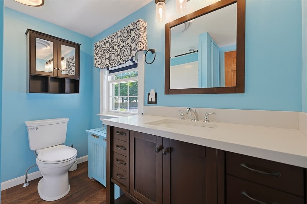 98 Pleasant St, Franklin MA 02038 photo 6