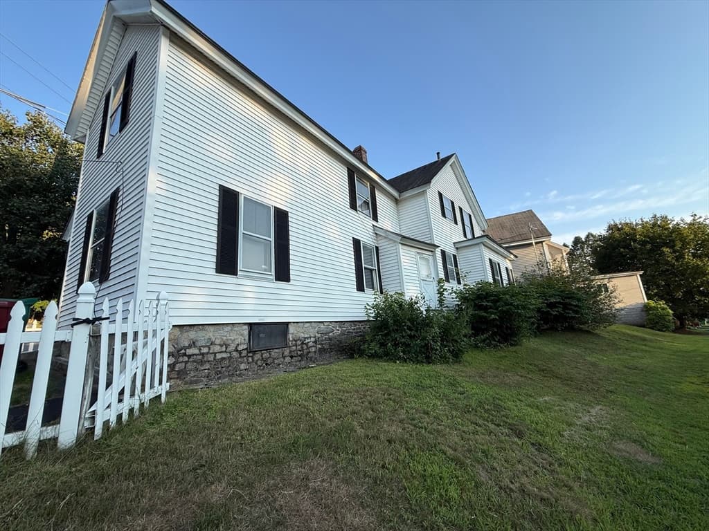 160 Hampshire St, Lowell MA 01850 photo 5