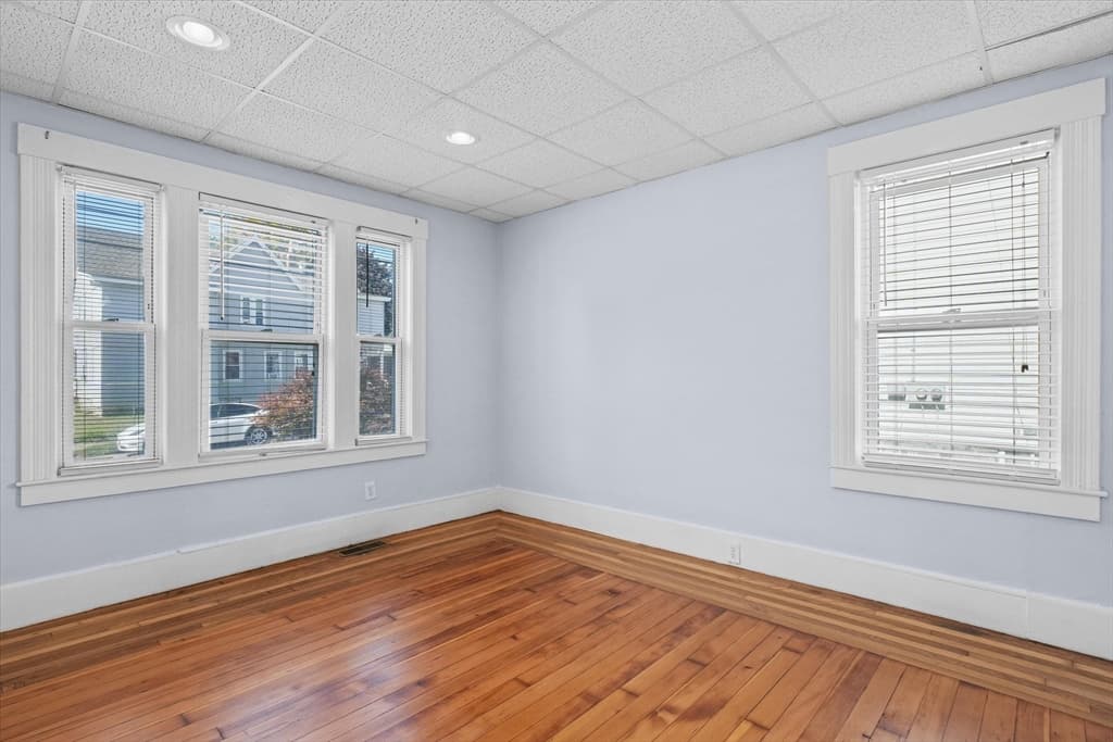 81 5th Ave, Lowell MA 01854 photo 3