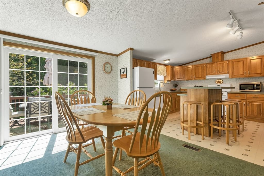 7 Cammett Drive, Raymond NH 03077 photo 13