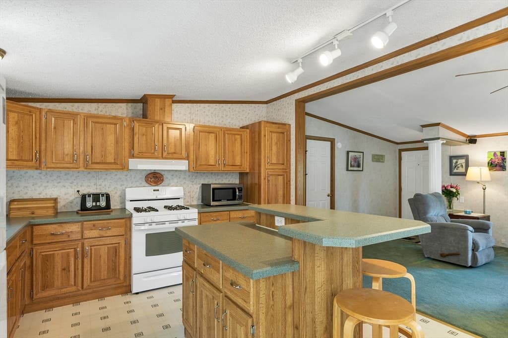 7 Cammett Drive, Raymond NH 03077 photo 7