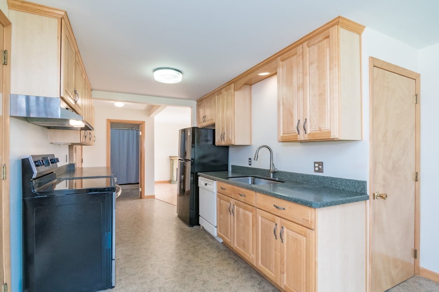 Single Family Residence at 71 West St, Hatfield MA 01088, Hatfield, photo 6 of 37