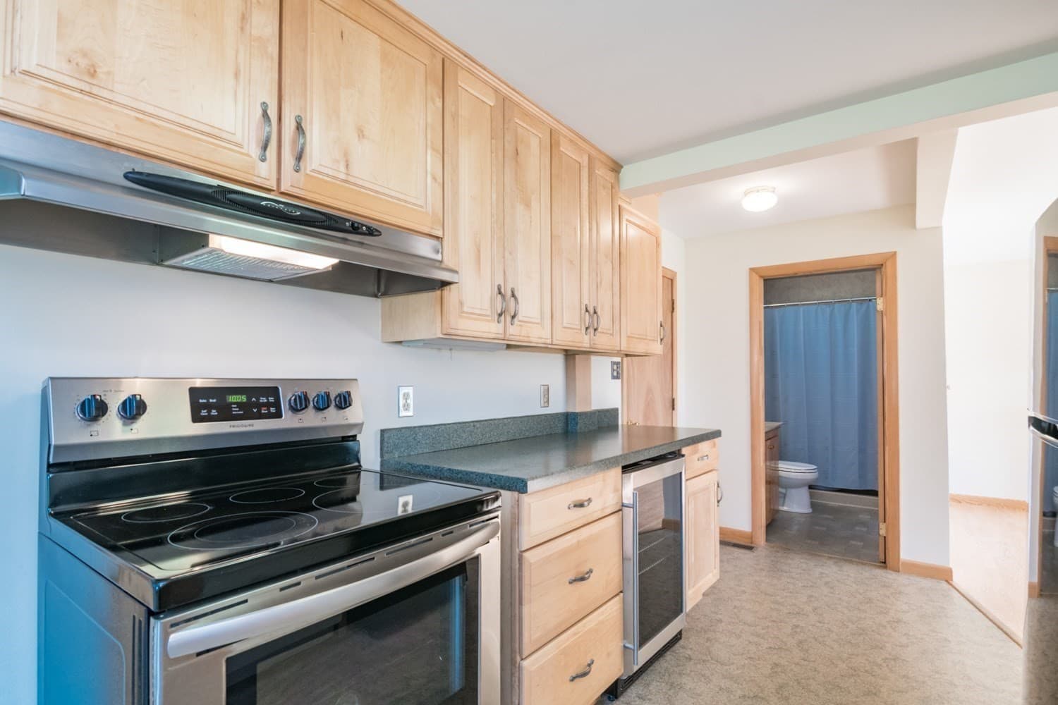 Single Family Residence at 71 West St, Hatfield MA 01088, Hatfield, photo 7 of 37