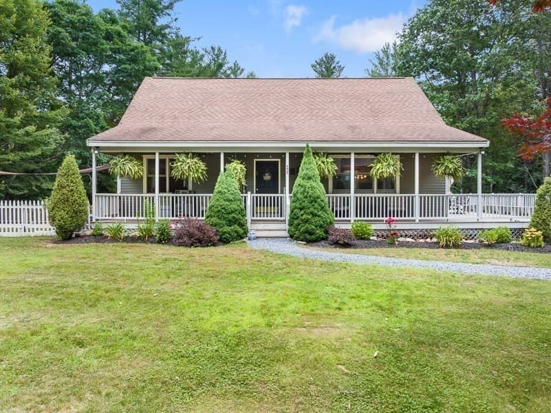 115 River Rd, Rutland MA 01543
