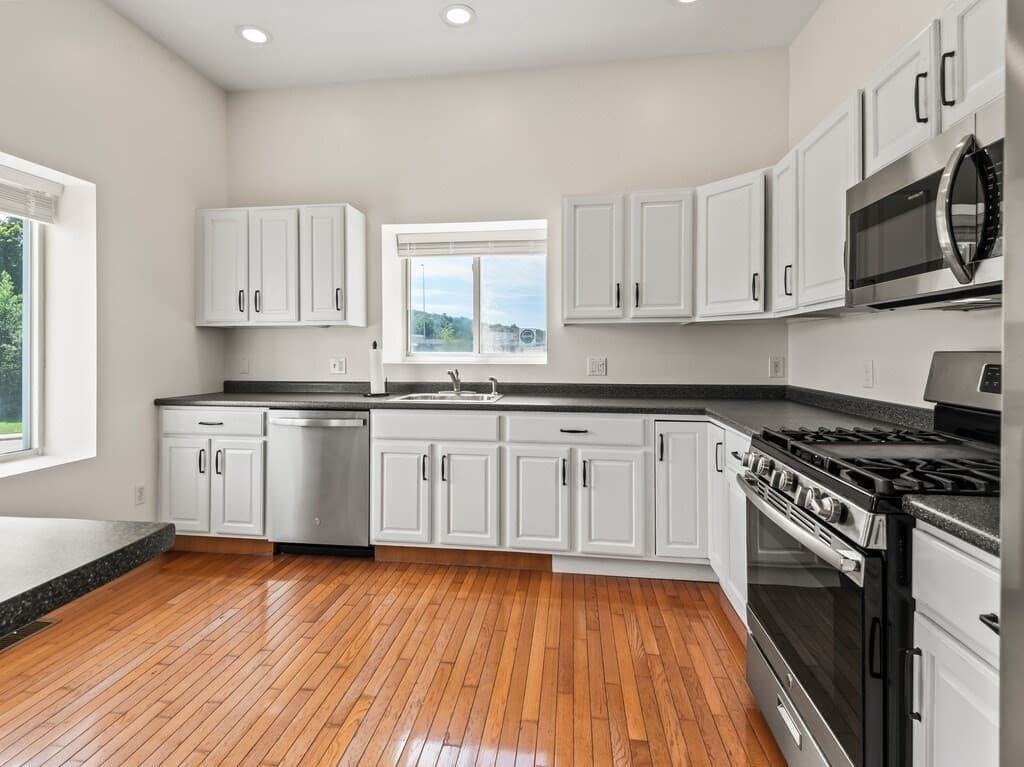 Condominium at 705 Southbridge St # A, Worcester MA 01610, photo 4 of 20