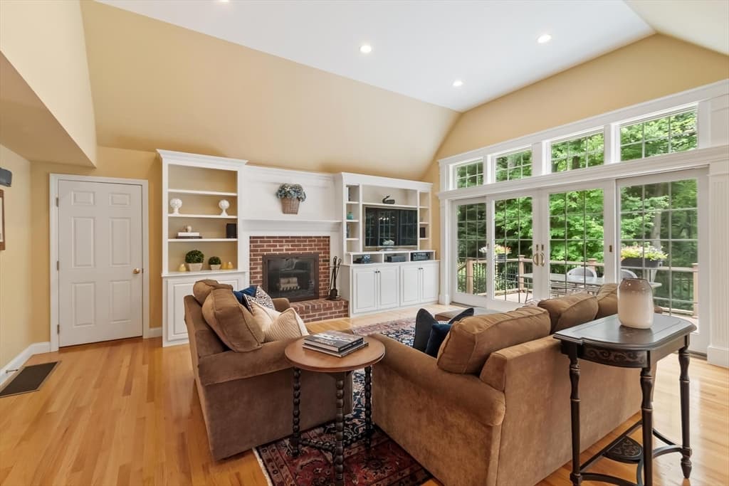 Single Family Residence at 17 Townsend Road, Lynnfield MA 01940, Lynnfield, photo 6 of 42