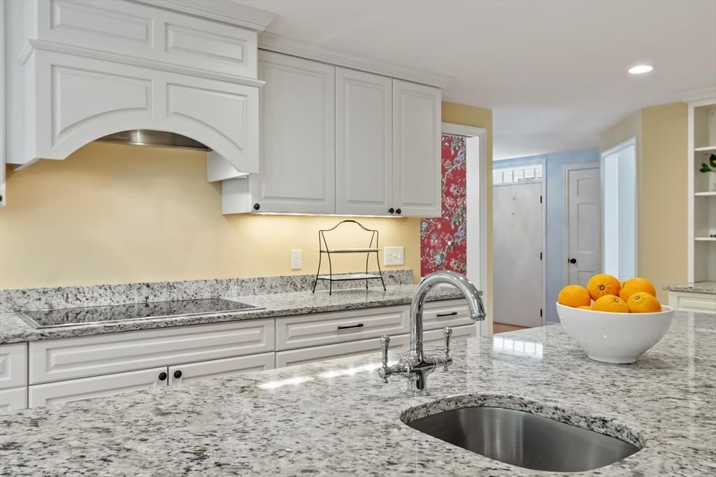 Single Family Residence at 17 Townsend Road, Lynnfield MA 01940, Lynnfield, photo 17 of 42