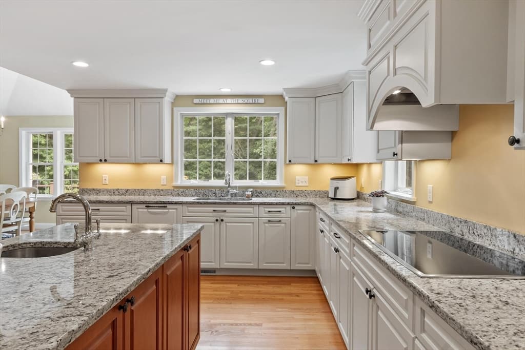 Single Family Residence at 17 Townsend Road, Lynnfield MA 01940, Lynnfield, photo 15 of 42