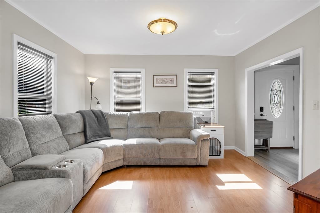 9 Cottage Street, Dracut MA 01826 photo 5