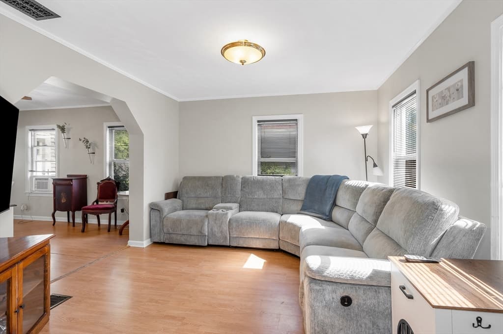 9 Cottage Street, Dracut MA 01826 photo 4