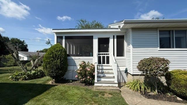 Condominium at 474 Parker Street # 0, New Bedford MA 02740, New Bedford, photo 2 of 26