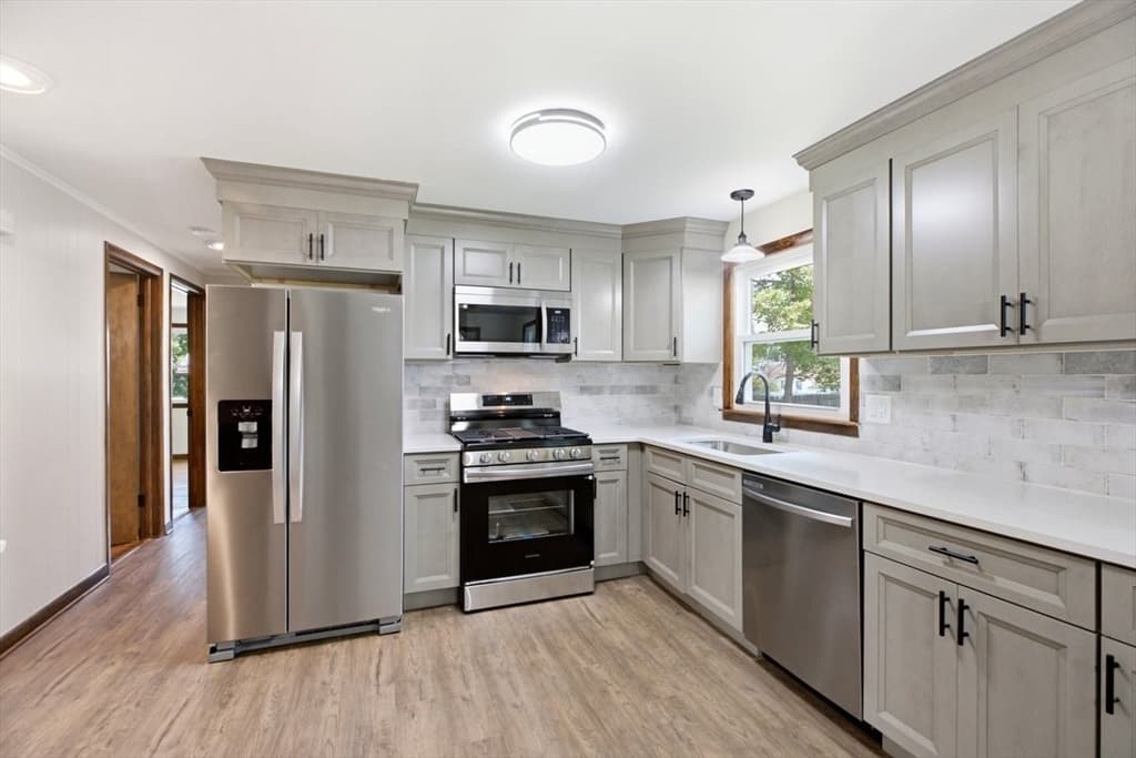 142 Olko Circle, Chicopee MA 01020 photo 6