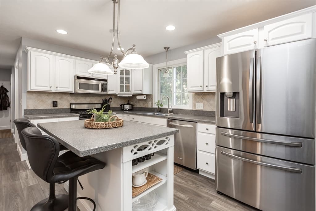 Single Family Residence at 2 Sherwood, Halifax MA 02338, Halifax, photo 6 of 40