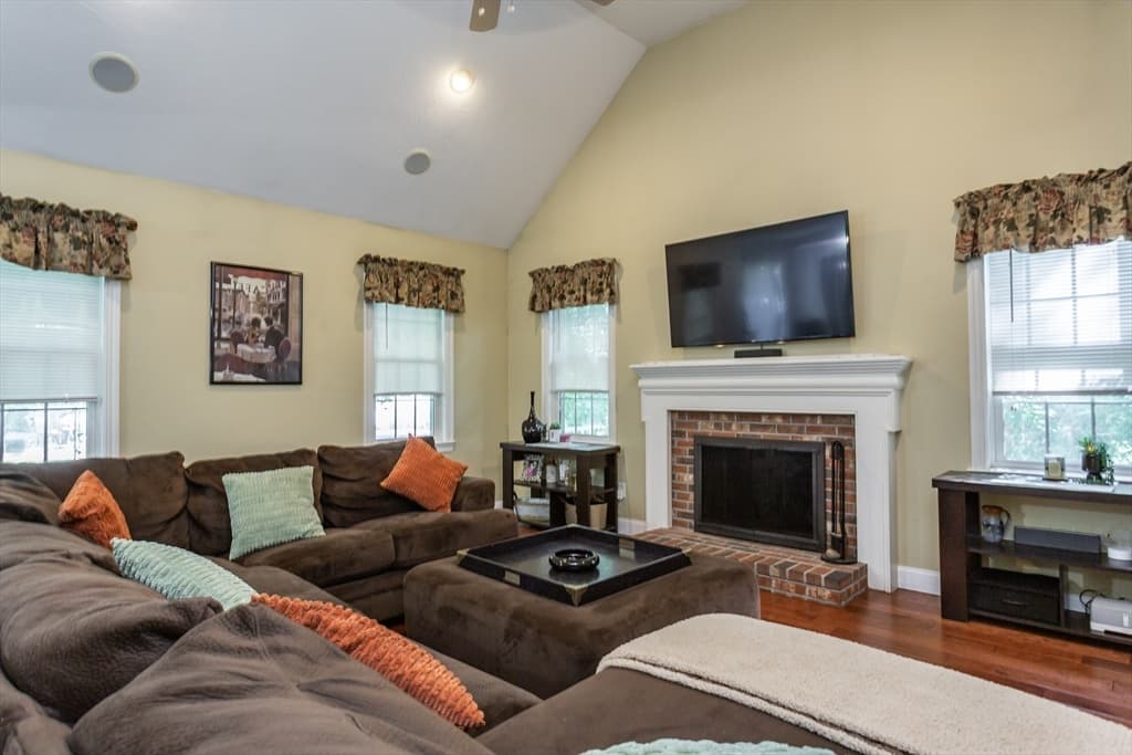 Single Family Residence at 2 Sherwood, Halifax MA 02338, Halifax, photo 8 of 40