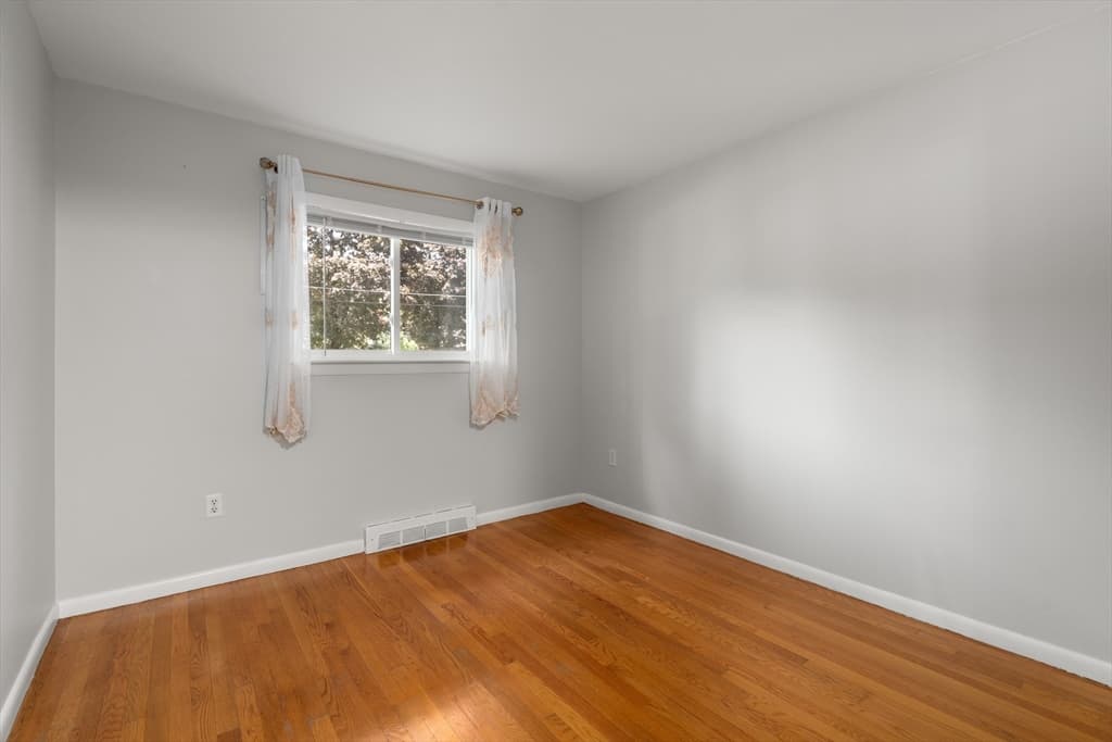 14 Richard Rd, Medway MA 02053 photo 12