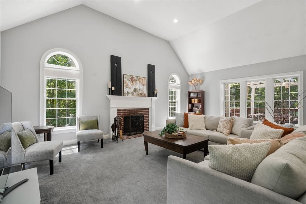 66 Glenview St, Upton MA 01568 photo 5