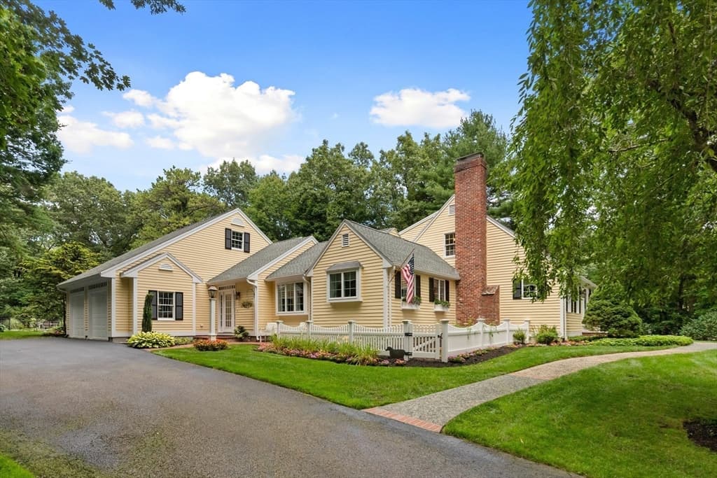 22 Westover Drive, Lynnfield MA 01940