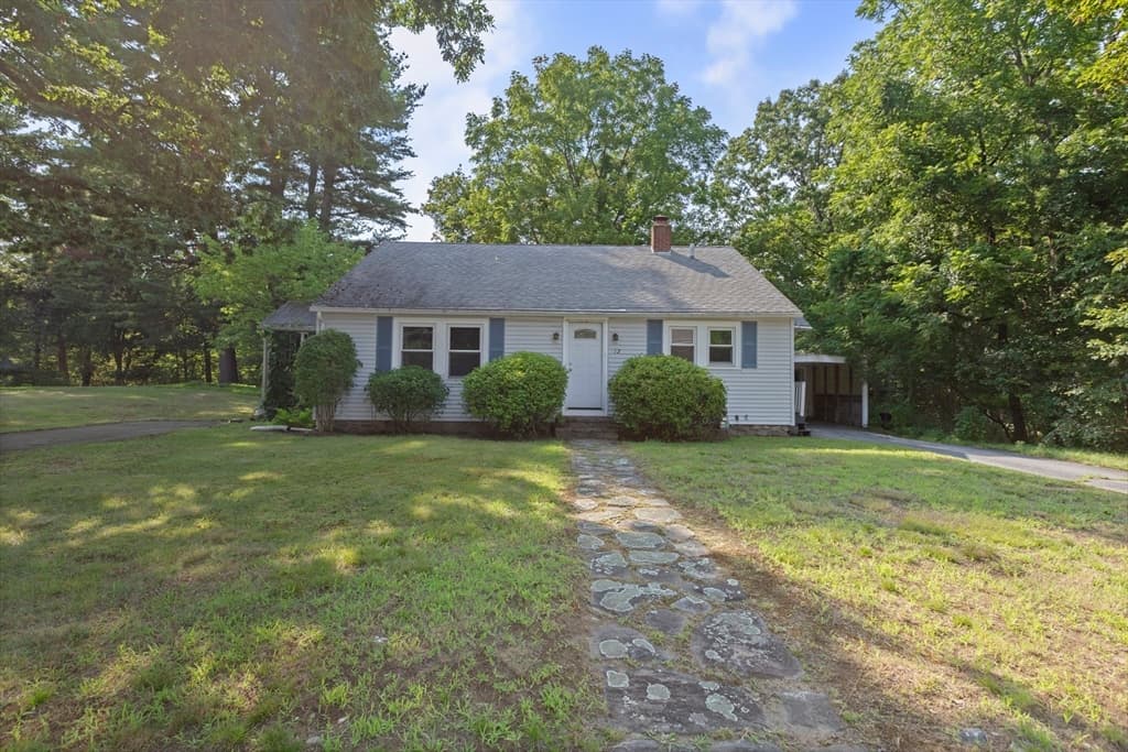 12 Cedar Ave, Millbury MA 01527