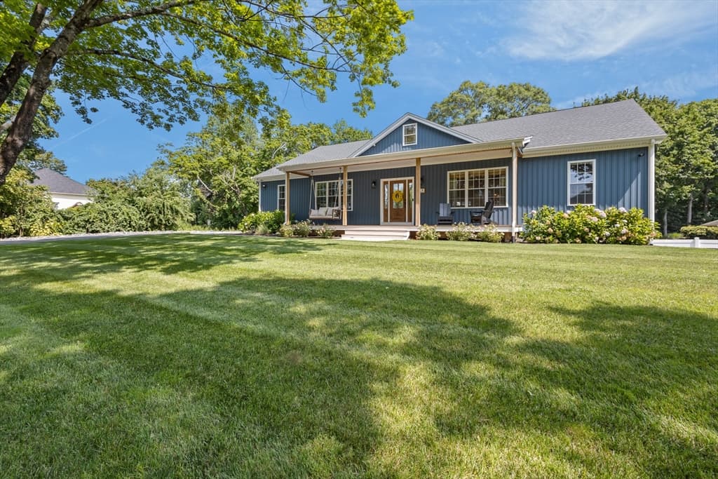 18 Willis Ave, Seekonk MA 02771