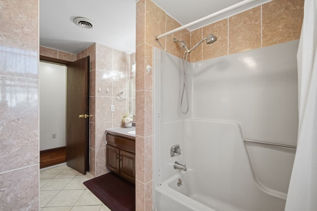 4 Baril Ln, Chicopee MA 01013 photo 7