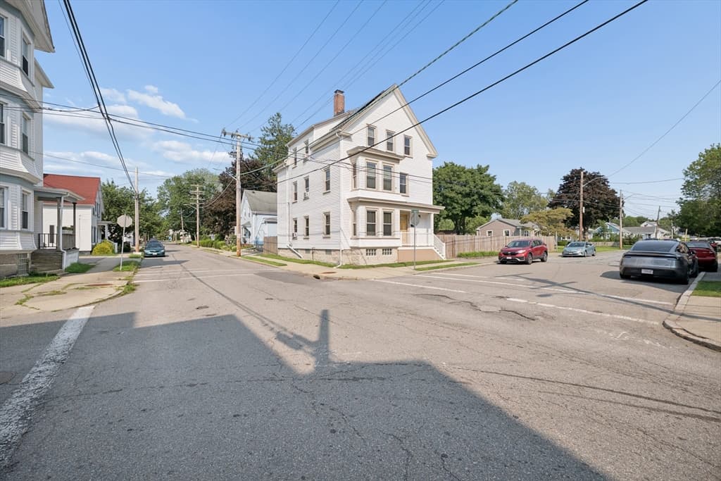 185 Richmond St, New Bedford MA 02740 photo 2