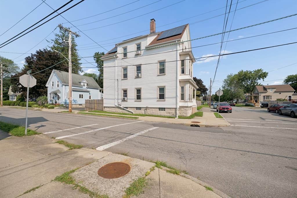 185 Richmond St, New Bedford MA 02740 photo 3