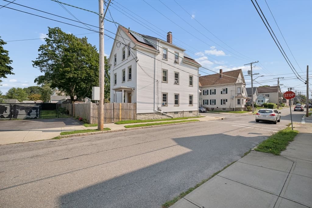 185 Richmond St, New Bedford MA 02740 photo 4
