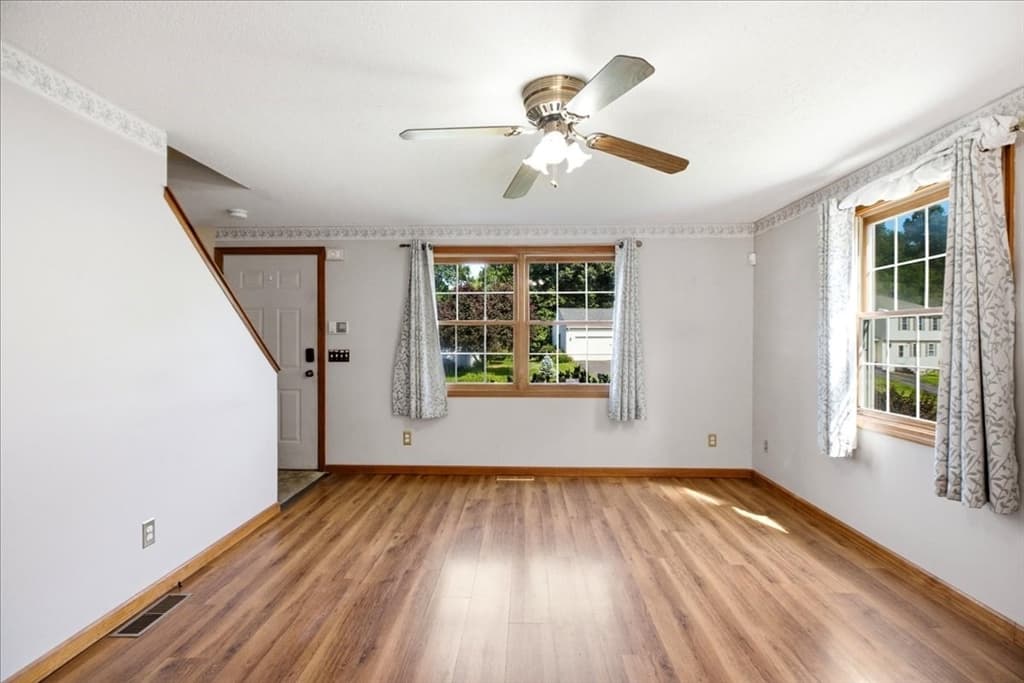 18 Scott Hollow Dr, Holyoke MA 01040 photo 13