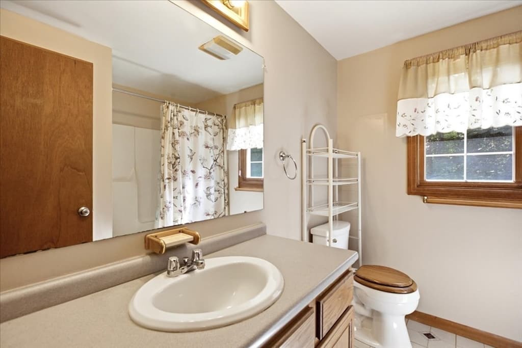 18 Scott Hollow Dr, Holyoke MA 01040 photo 28