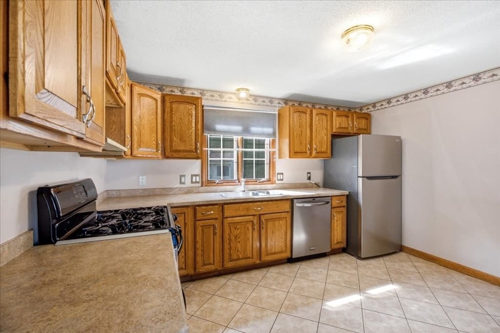18 Scott Hollow Dr, Holyoke MA 01040 photo 8