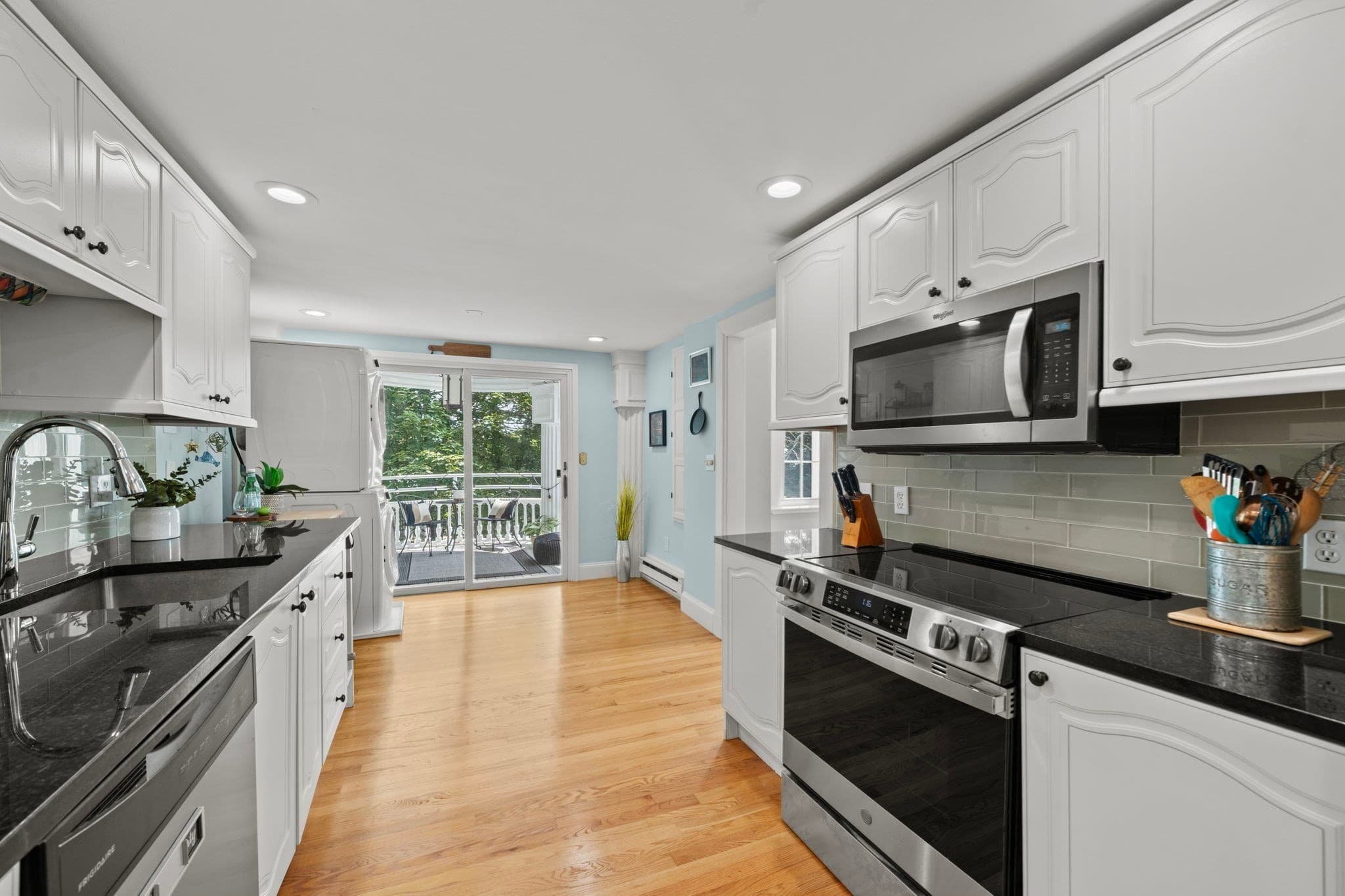 Condominium at 1401 Great Pond Road # 8, North Andover MA 01845, photo 6 of 38