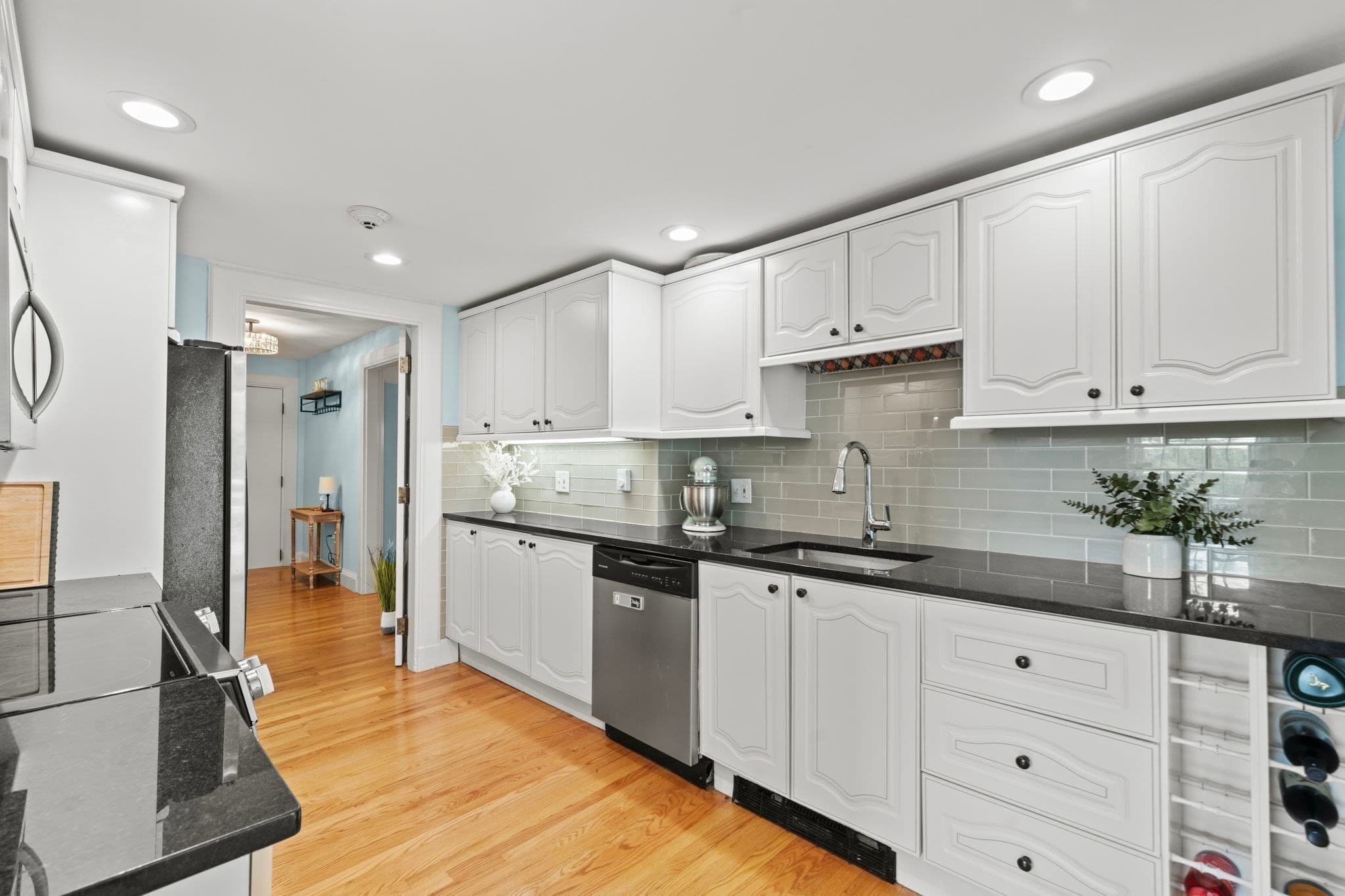 Condominium at 1401 Great Pond Road # 8, North Andover MA 01845, photo 7 of 38