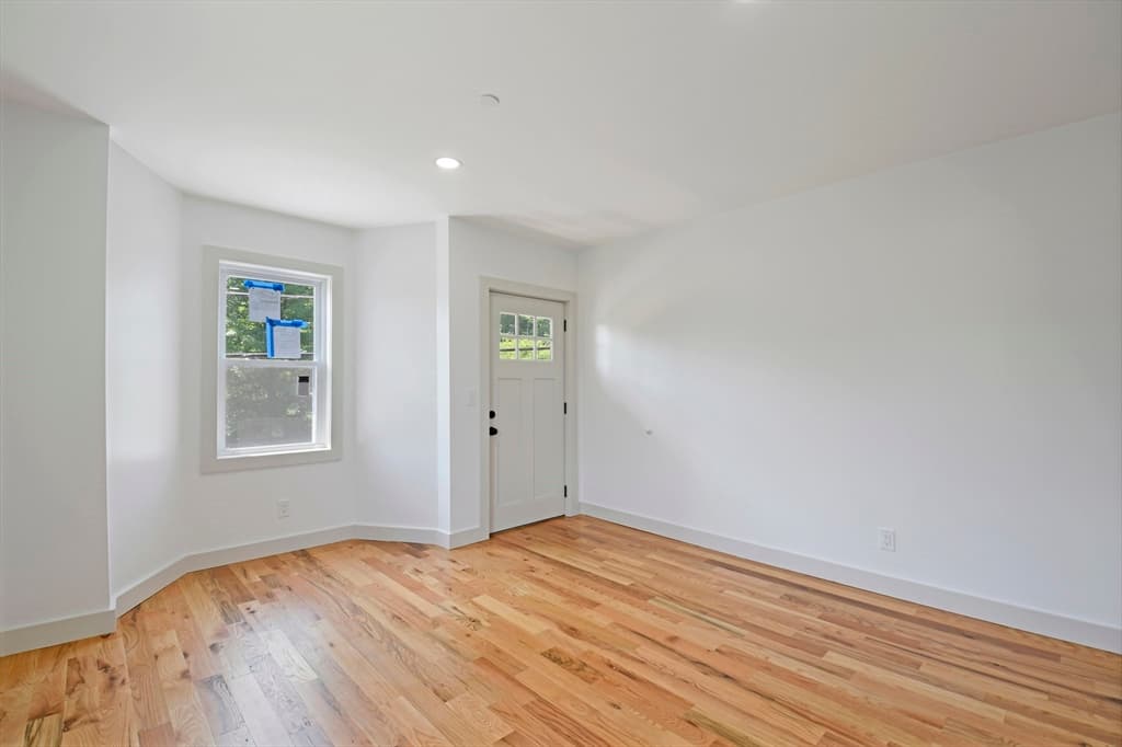 8 Sheldon St, Fitchburg MA 01420 photo 17