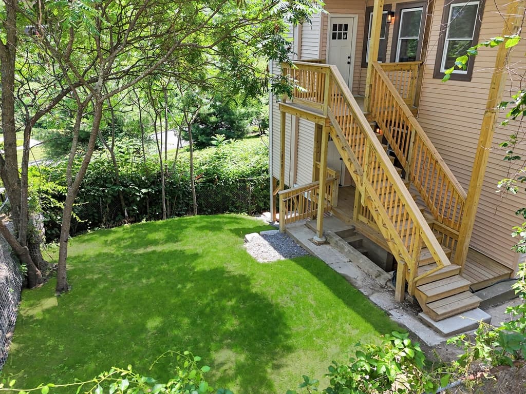 8 Sheldon St, Fitchburg MA 01420 photo 4