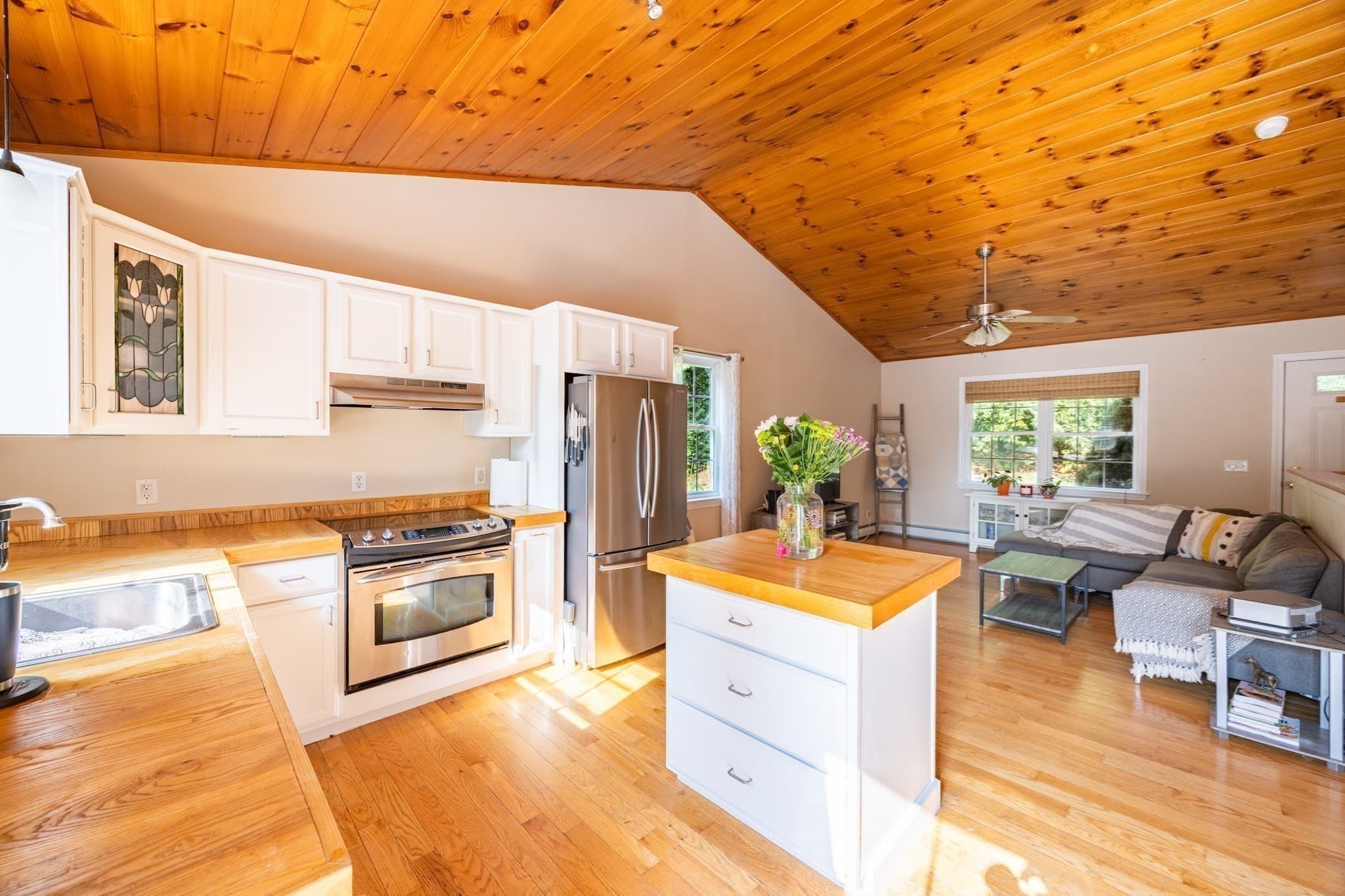 Single Family Residence at 17 Atwater Pl, West Brookfield MA 01585, West Brookfield, photo 7 of 33