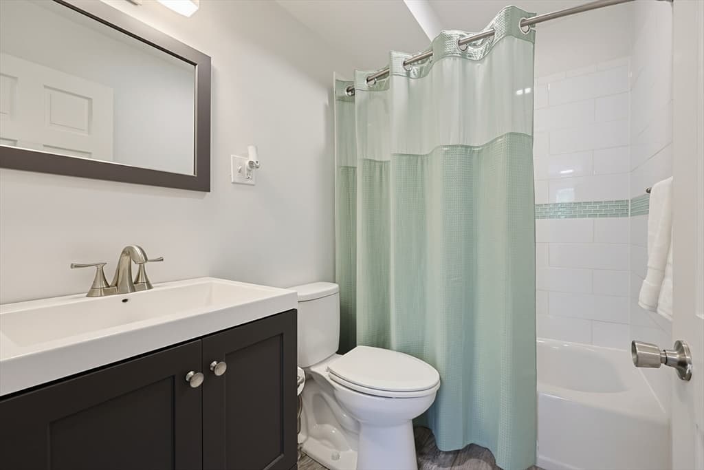 324 Taunton St, Wrentham MA 02093 photo 5