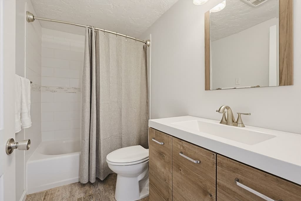 324 Taunton St, Wrentham MA 02093 photo 9