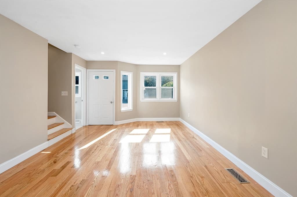 38 Farmland Rd # C, Lowell MA 01850 photo 4
